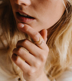 Surfer Girl Wave Ring Gold